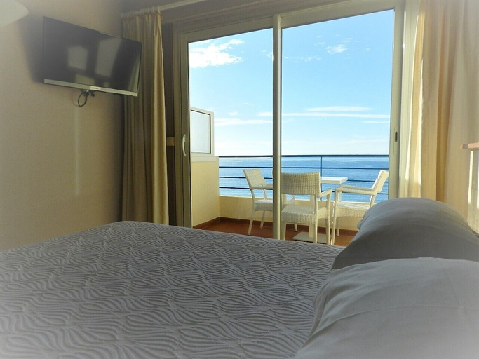 Bedroom 3, Grand Hotel Moriaz, Var