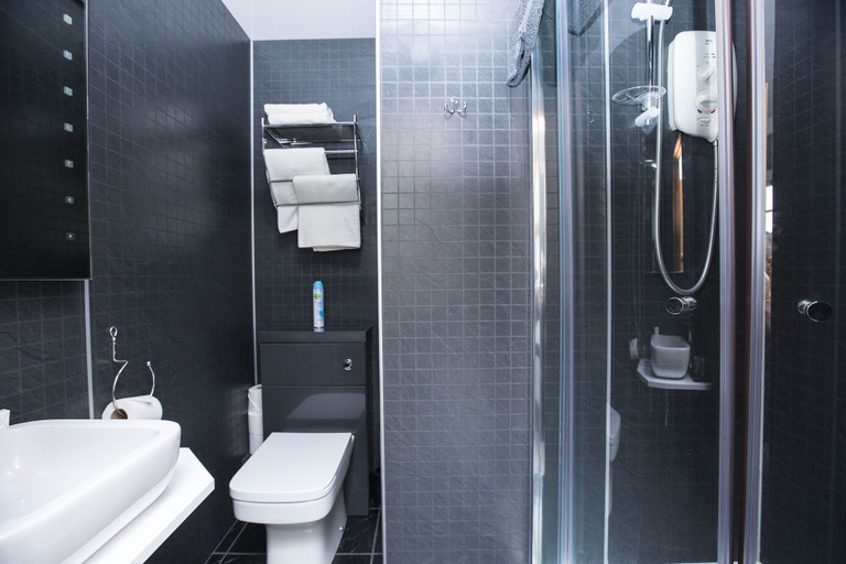 Bathroom 4, North Kessock Hotel, Highland
