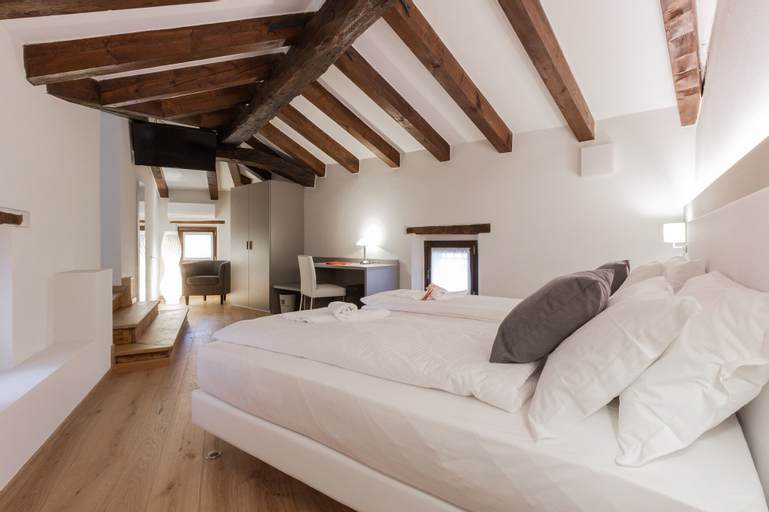 Bedroom 15