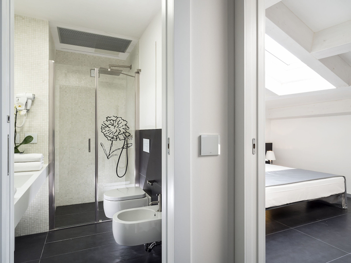Bathroom 4, Duomo Suites & Spa, Catania