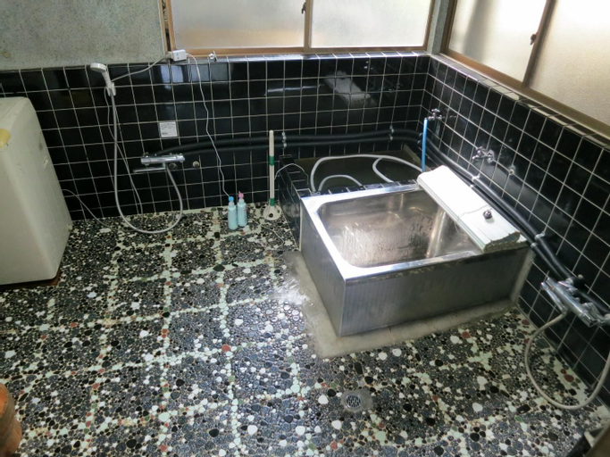 Bathroom 7