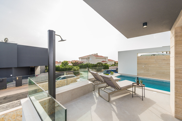 Others 5, Luxury villas Joy, Novalja