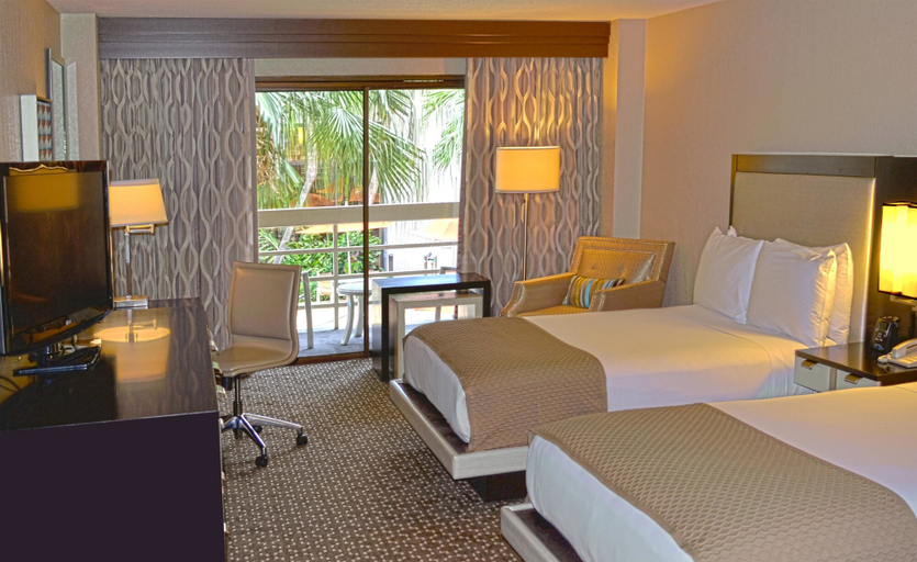 Bedroom 3, DoubleTree by Hilton Houston Hobby Airport, Houston