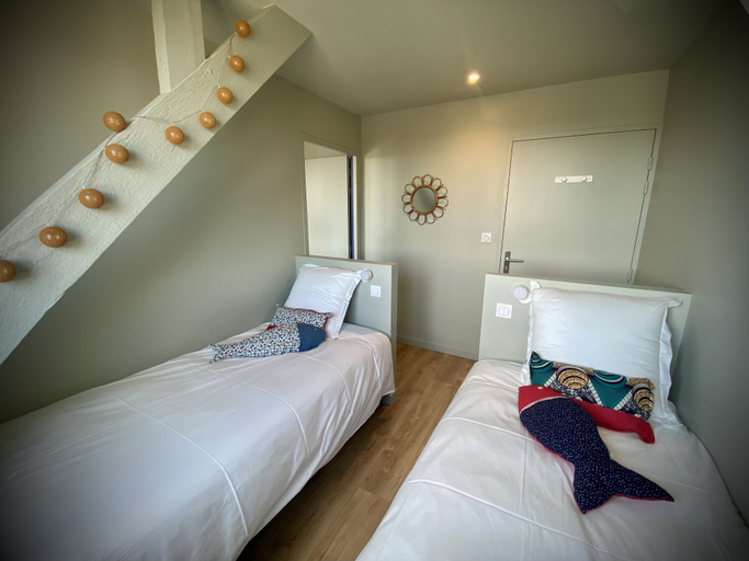 Bedroom 2, La Bellevue Bistrot et Chambres D'hotes, Morbihan
