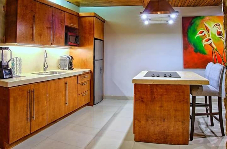 Others 4, Villas Emilio, Ensenada