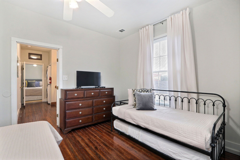 Bedroom 21