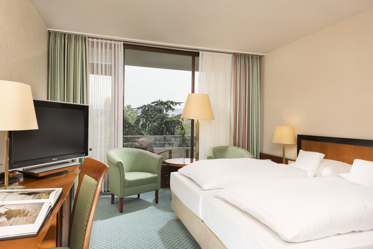Bedroom 2, Maritim Hotel Bad Salzuflen, Lippe