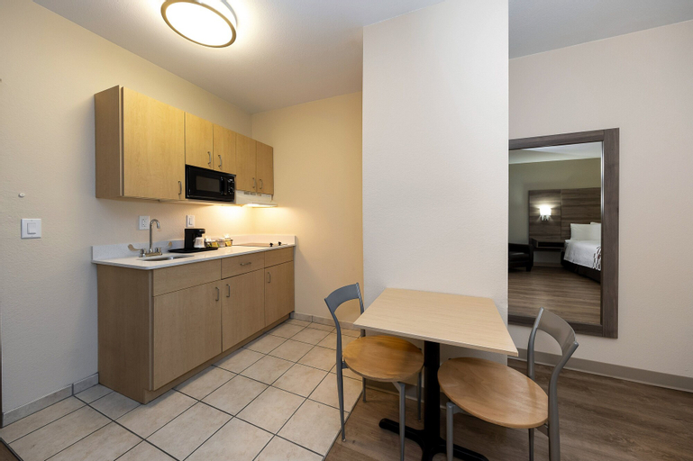 Dining Room 24