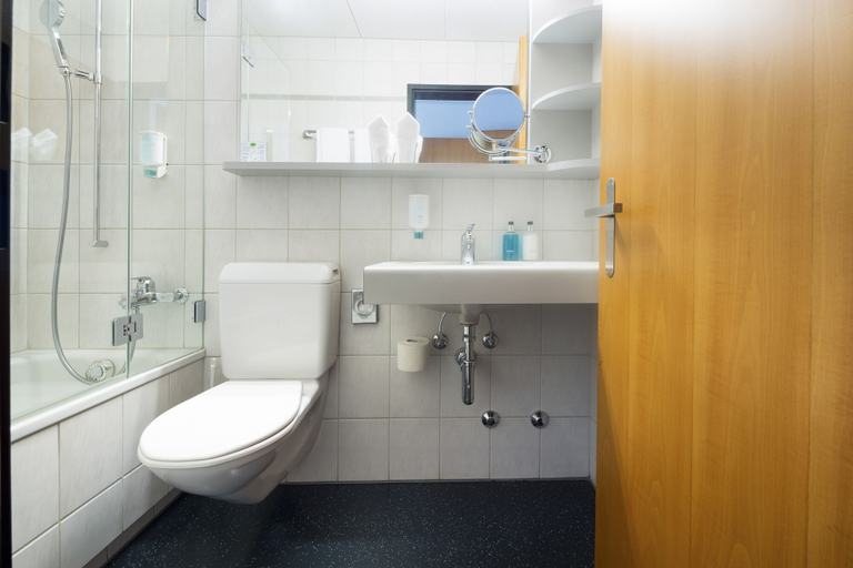 Bathroom 4, Hotel Wartmann am Bahnhof, Winterthur