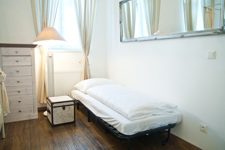 Bedroom 3, Vintagehome: Apartments by Schönbrunn, Wien