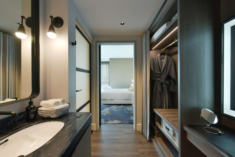 Bathroom 4, Canopy by Hilton San Francisco SoMa, San Francisco