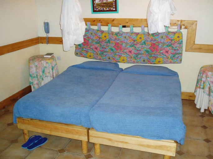 Bedroom 3, Bantu Mountain Lodge, Kieni
