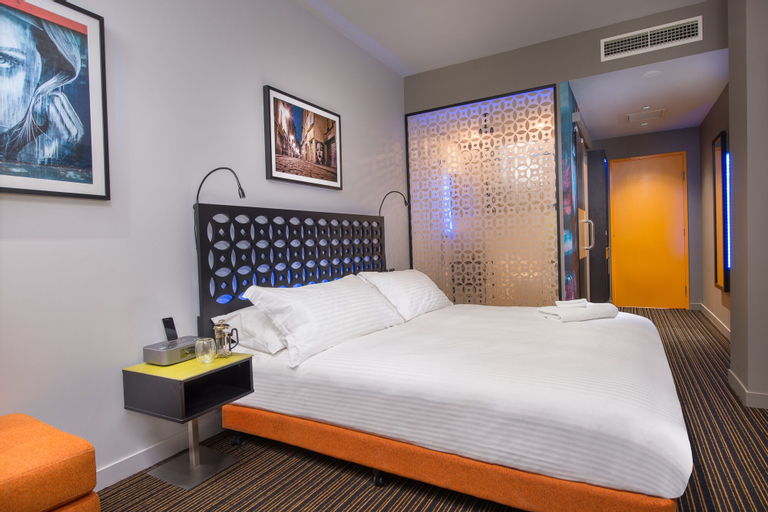Bedroom 16