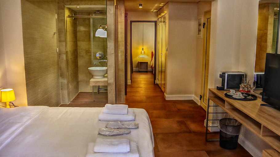 Bedroom 3, Esperides Hotel, East Macedonia and Thrace