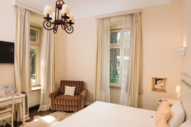 Bedroom 4, Hotel Villa Marstall, Heidelberg