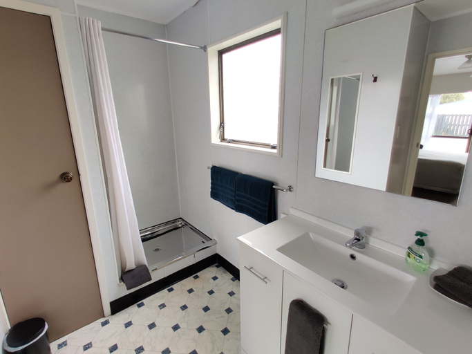 Bathroom 3, Motel Villa Del Rio, Whangarei