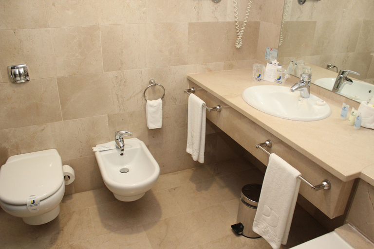 Bathroom 5, Senator Águilas Hotel, Murcia