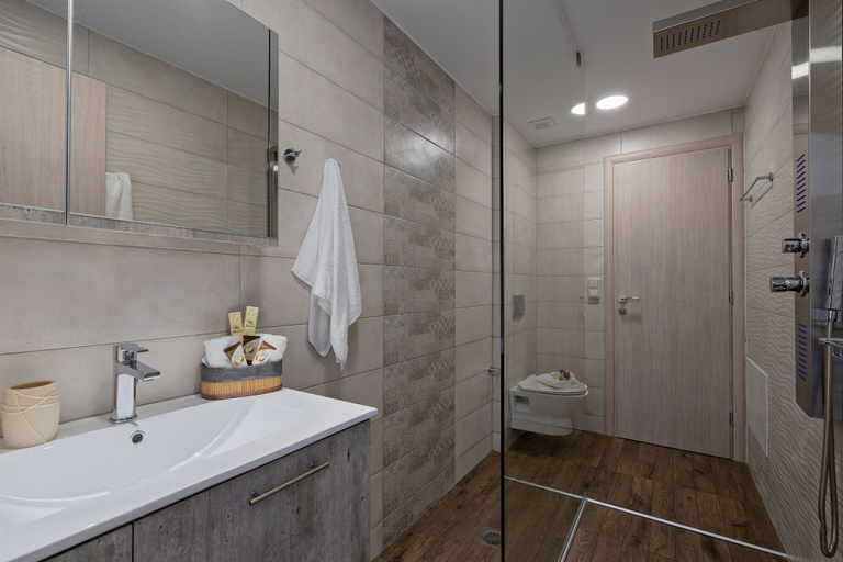 Bathroom 4, Sellia Resort, Crete