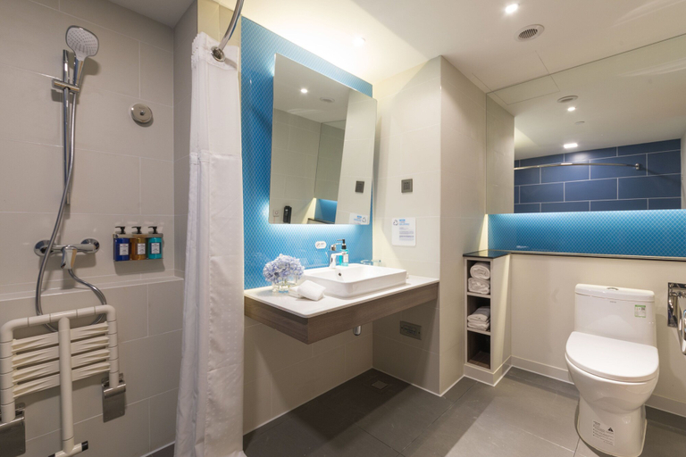 Bathroom 5, Holiday Inn Express SHANGHAI JIADING CENTER by IHG, Shanghai