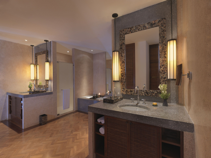 Bathroom 11