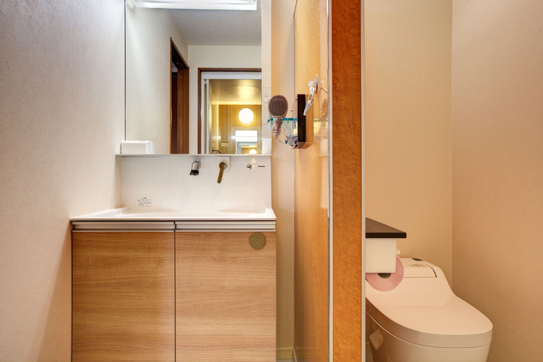 Bathroom 4