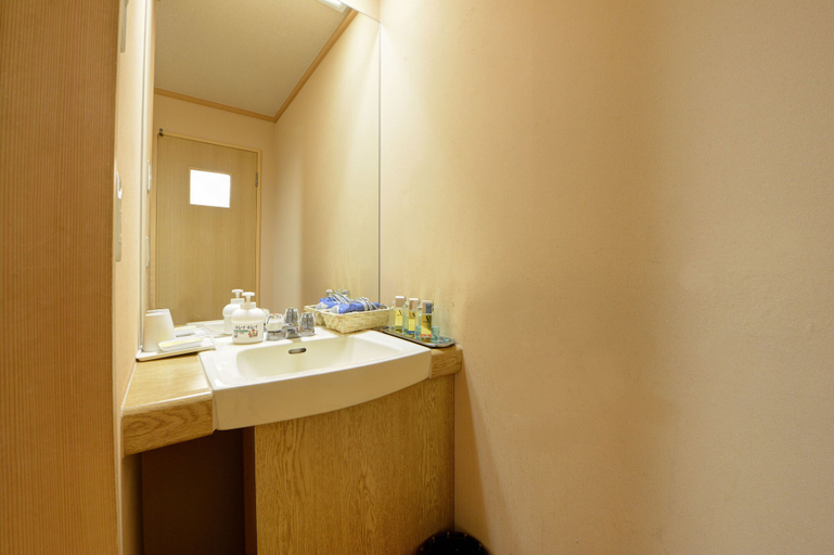 Bathroom 5, Kanko Hotel Tamaru, Nara