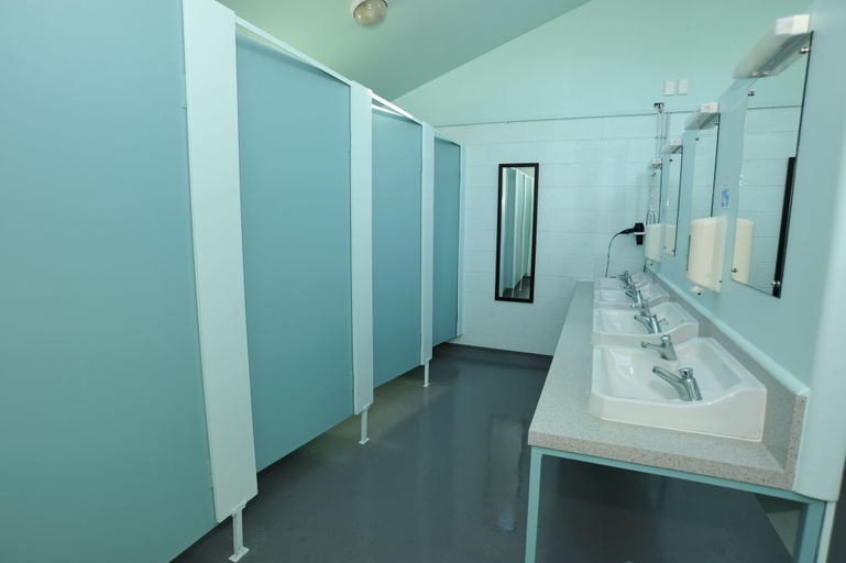 Bathroom 3, Waikawa Bay Holiday Park, Marlborough