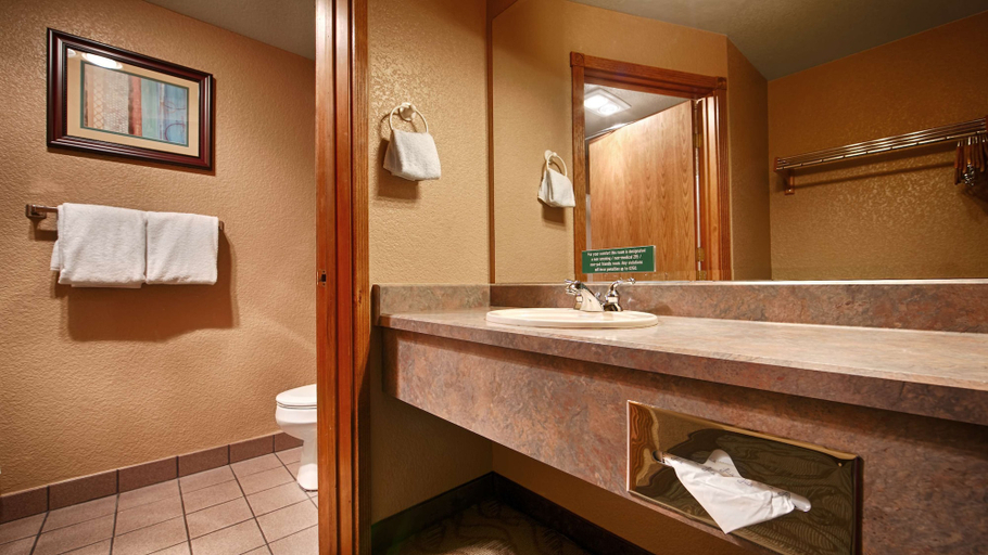 Bathroom 4, Best Western Plus Bayshore Inn, Humboldt