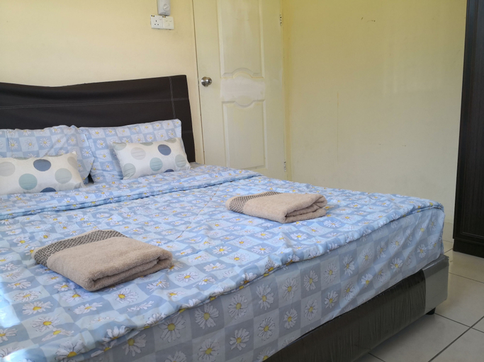 Bedroom 2, Kuala Mengalong Cottage, Sipitang