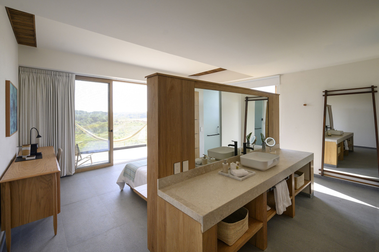 Bathroom 5, Hotel Basalto, Compostela