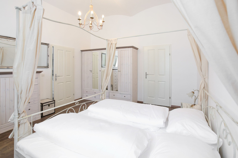Bedroom 2, Vintagehome: Apartments by Schönbrunn, Wien