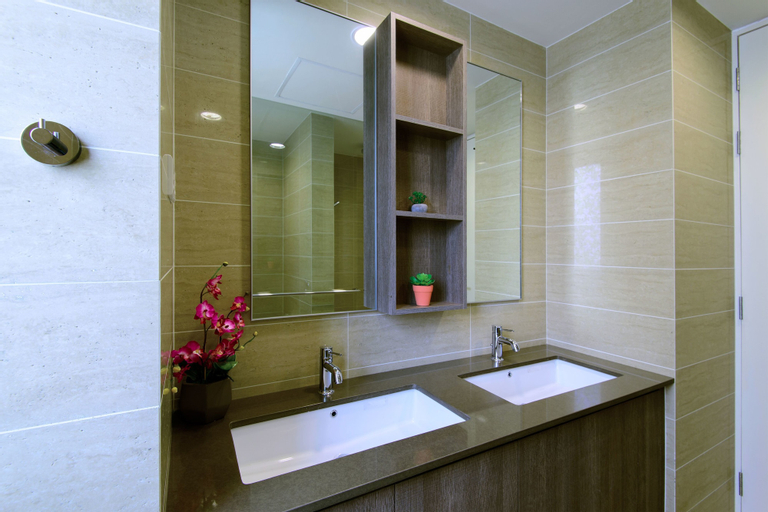 Bathroom 17