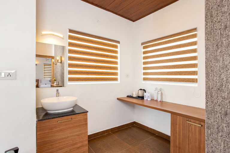 Bathroom 4, Ramee Wolkenburg Resort and Spa Munnar, Idukki