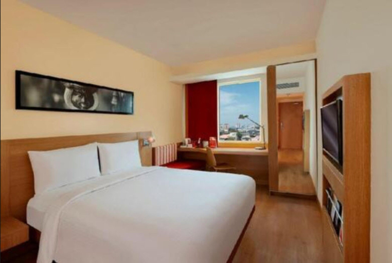 Bedroom 4, ibis Navi Mumbai, Thane