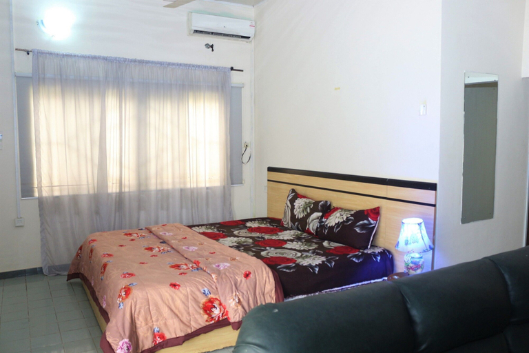 Bedroom 2, Tourist Castle Hotel and Suites, Akpabuyo