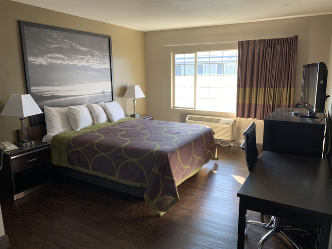 Bedroom 3, Skyways Hotel (Do not use), Los Angeles