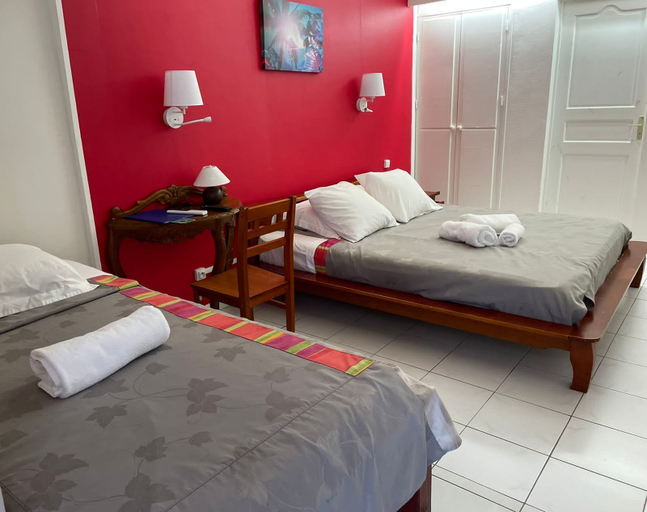 Others 3, Le Rotabas, Sainte-Anne