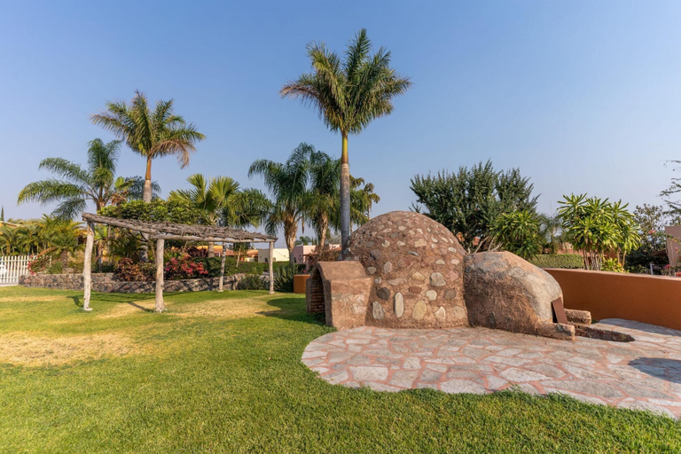 Room 3, Luxury Private Resort 2-br 2-wr Condo w Breath Taking Lake Views, Chapala