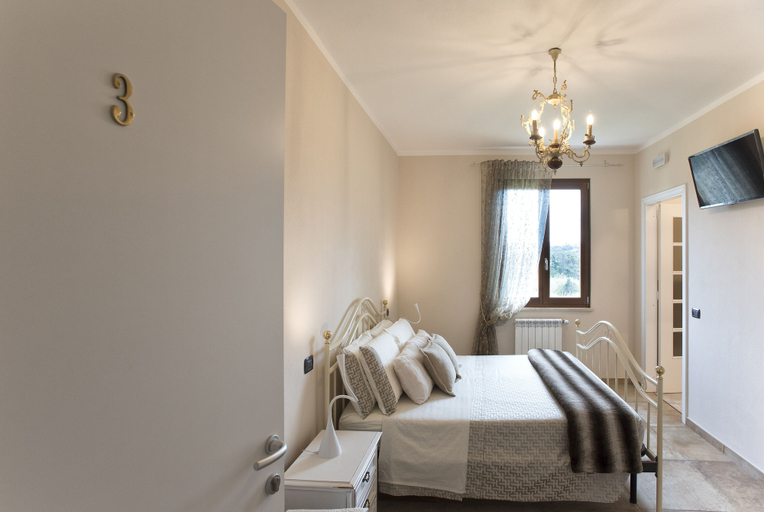 Bedroom 4, Villa Malvasio Piscina Suite Idromassaggio, Sassari