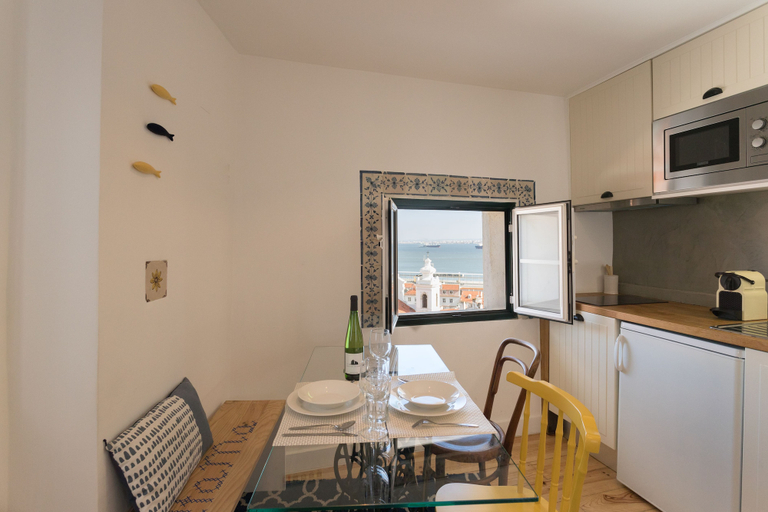 Others 4, Alfama Loft Studio Loft Apartment w/ River View - by LU Holidays, Lisbon