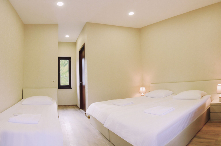 Bedroom 2, Hotel 4100, Kazbegi