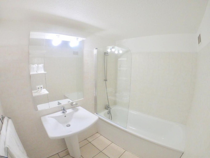 Bathroom 5, Hôtel Cala di Sole, Corse-du-Sud