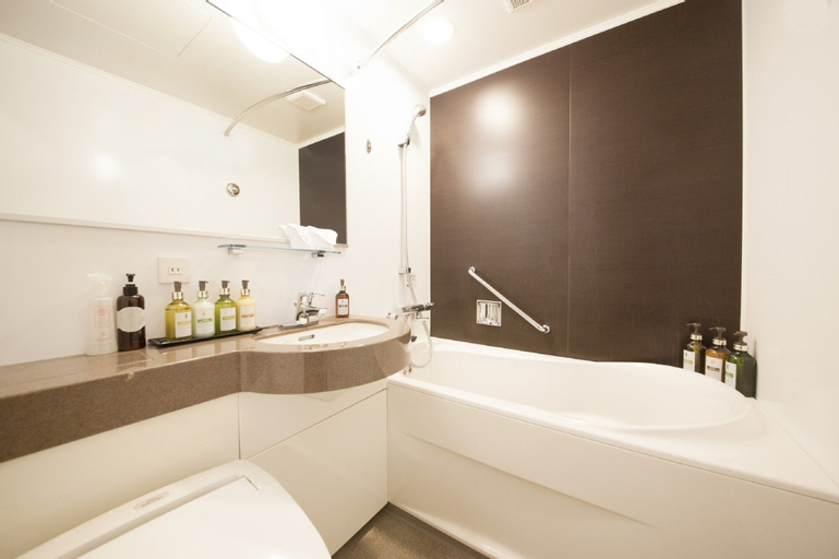 Bathroom 15