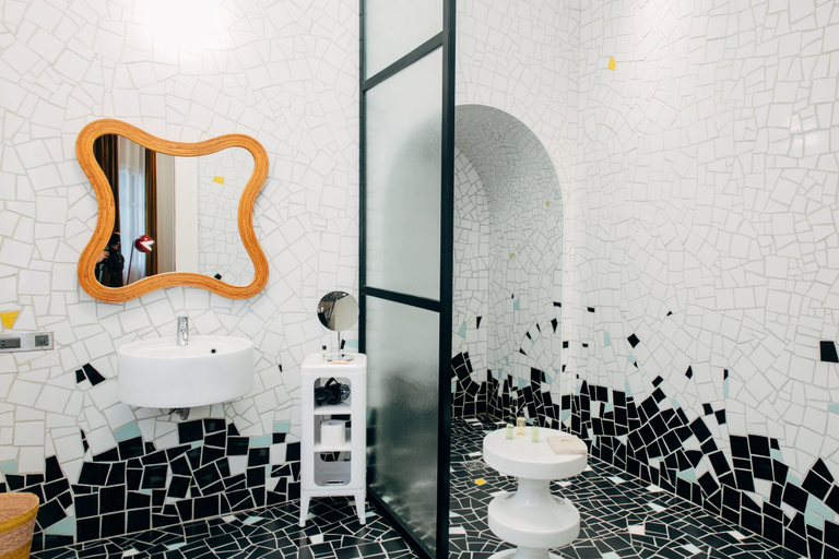 Bathroom 5, Hôtel du Cloître, Bouches-du-Rhône