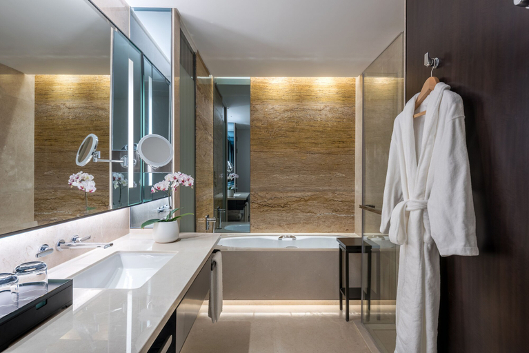 Bathroom 5, Hyatt Regency Shanghai Global Harbor, Shanghai