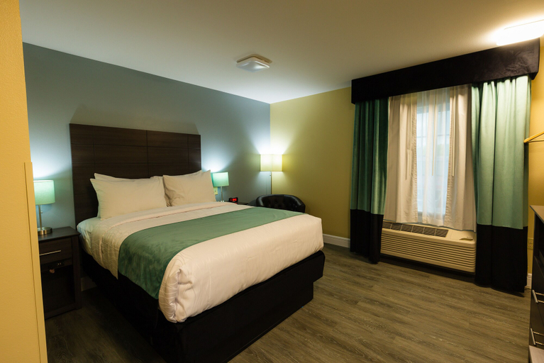 Bedroom 4, Hawthorn Extended Stay by Wyndham Saint Robert, Pulaski