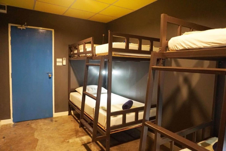 Bedroom 25