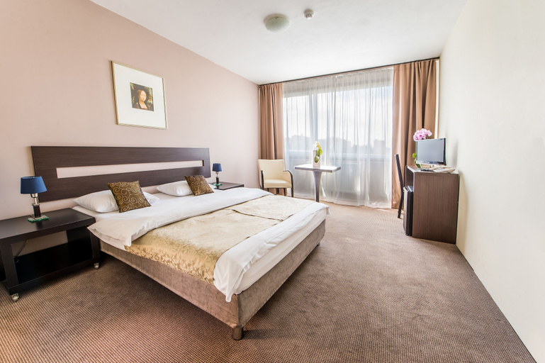 Bedroom 3, Hotel Cascade, Most
