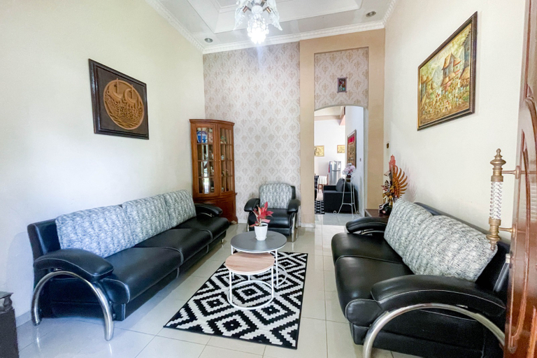 Others 3, Palagan 2 Homestay by WHouse, Sleman