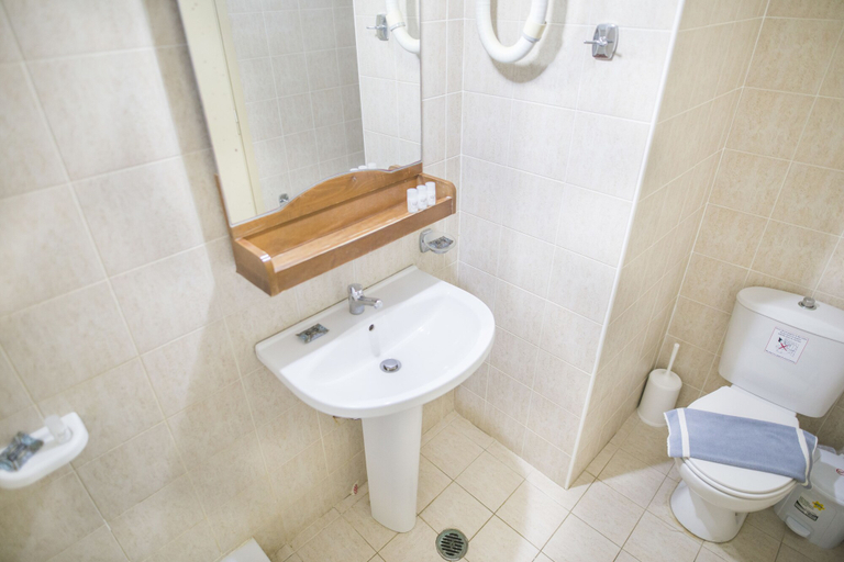 Bathroom 5, Creta Aquamarine hotel, Crete